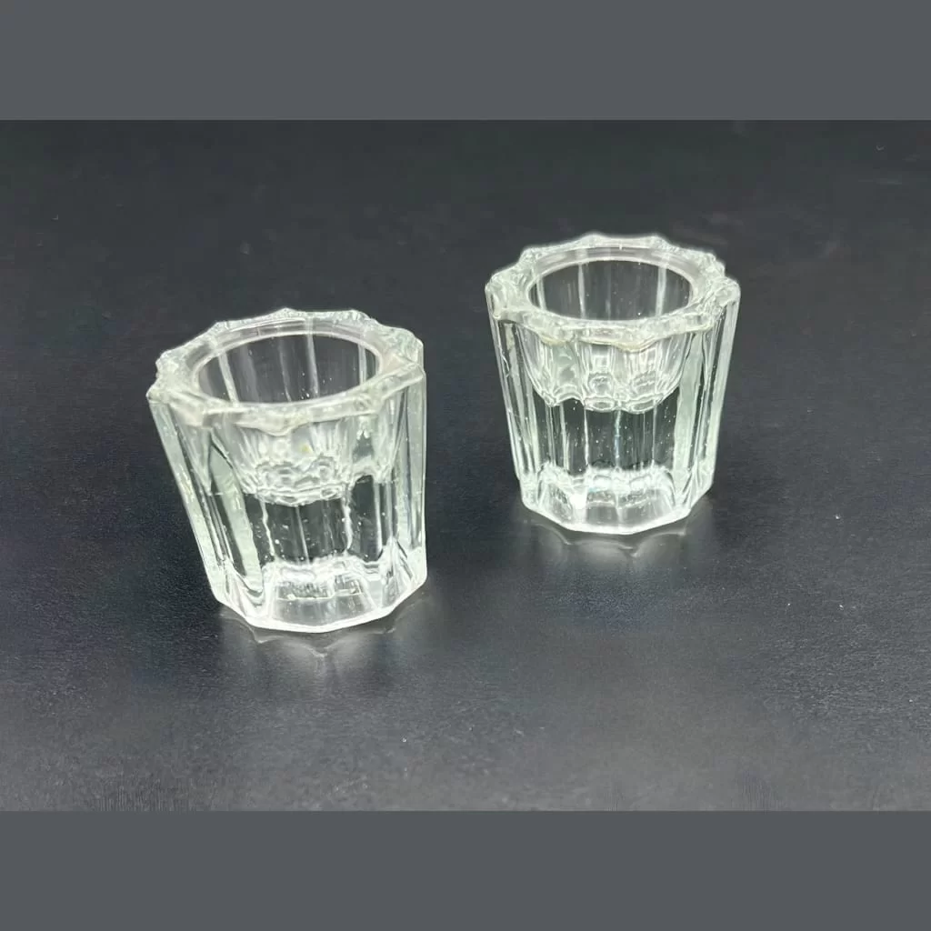 گوده شیشه ای 4 عددی گوده شیشه ای 4 عددی برای استفاده در دندانپزشکی.